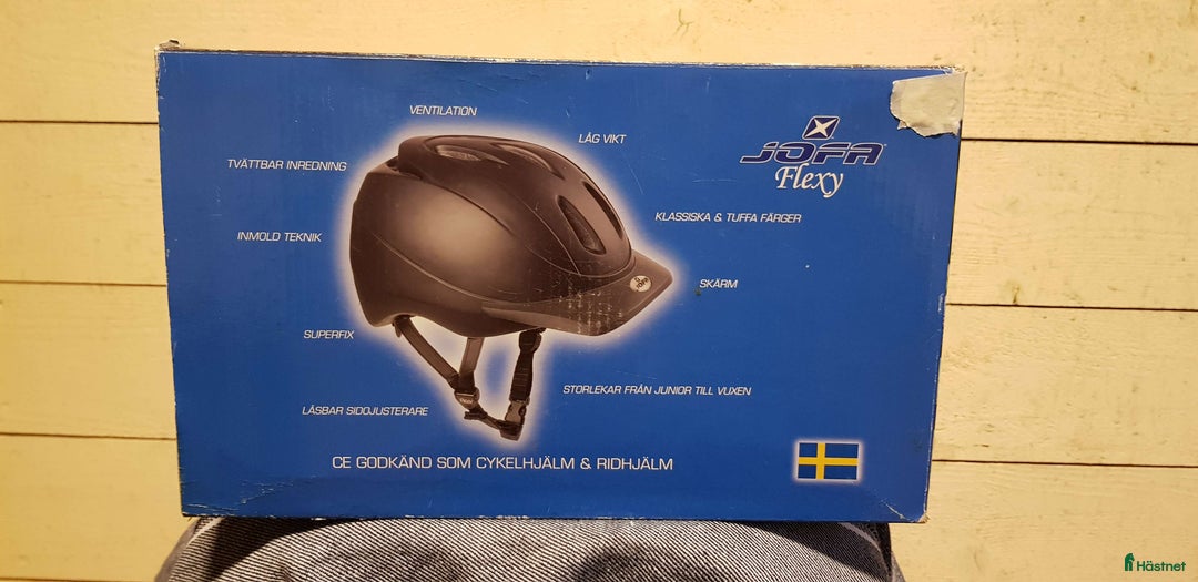 Hjälmar ryttarutrustning till salu: Flerfärgad ridhjälm, S i Nora - Annons 3