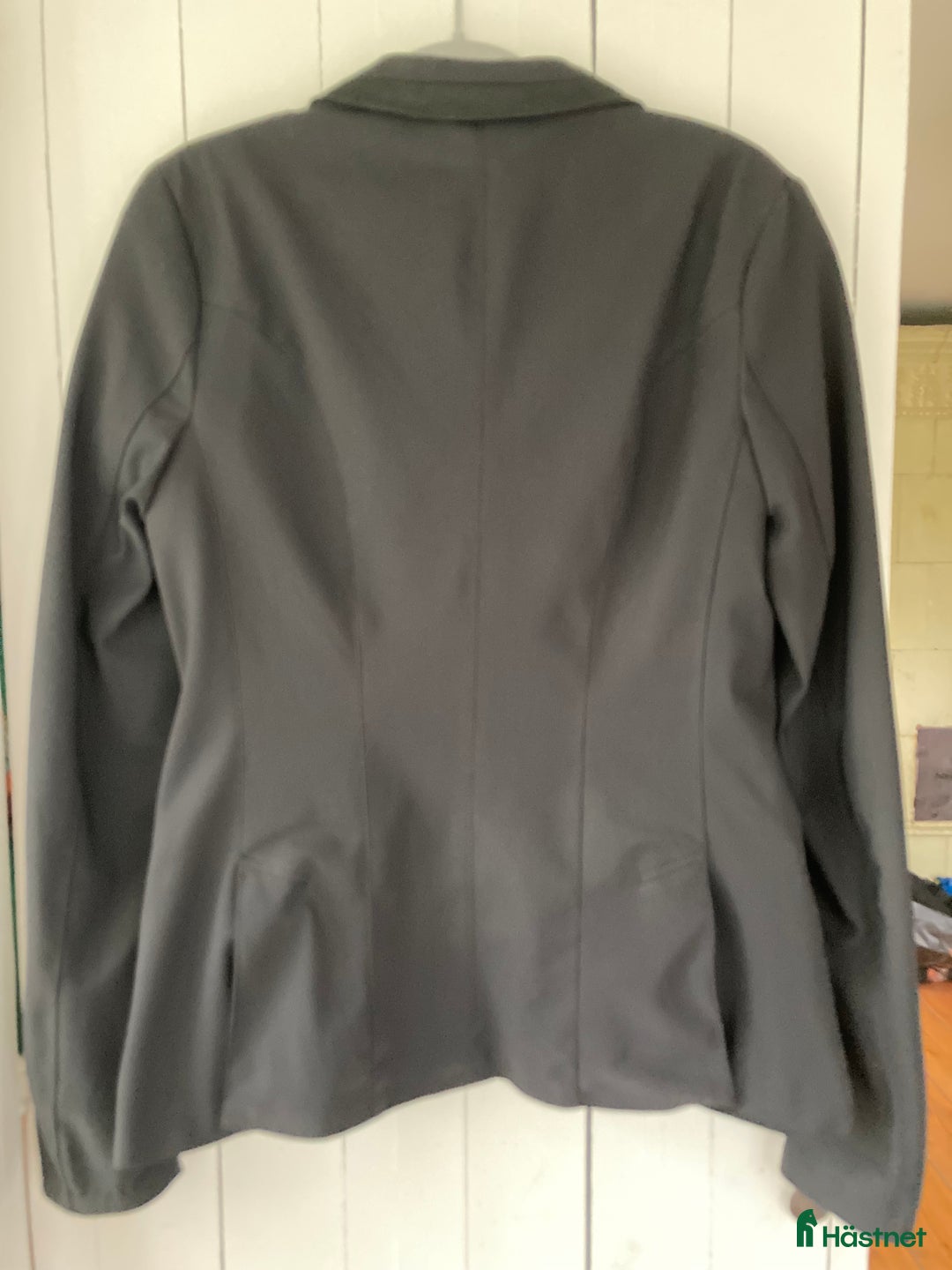 Jackor & Kavajer ryttarutrustning till salu: Pikeur Ivo svart tävlingskavaj till kille strl 170 i Arvika - Annons 3