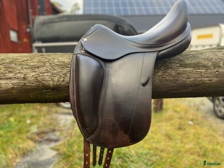 Sadlar hästutrustning till salu: Equipe Emporio i Ekerö - Annons 1