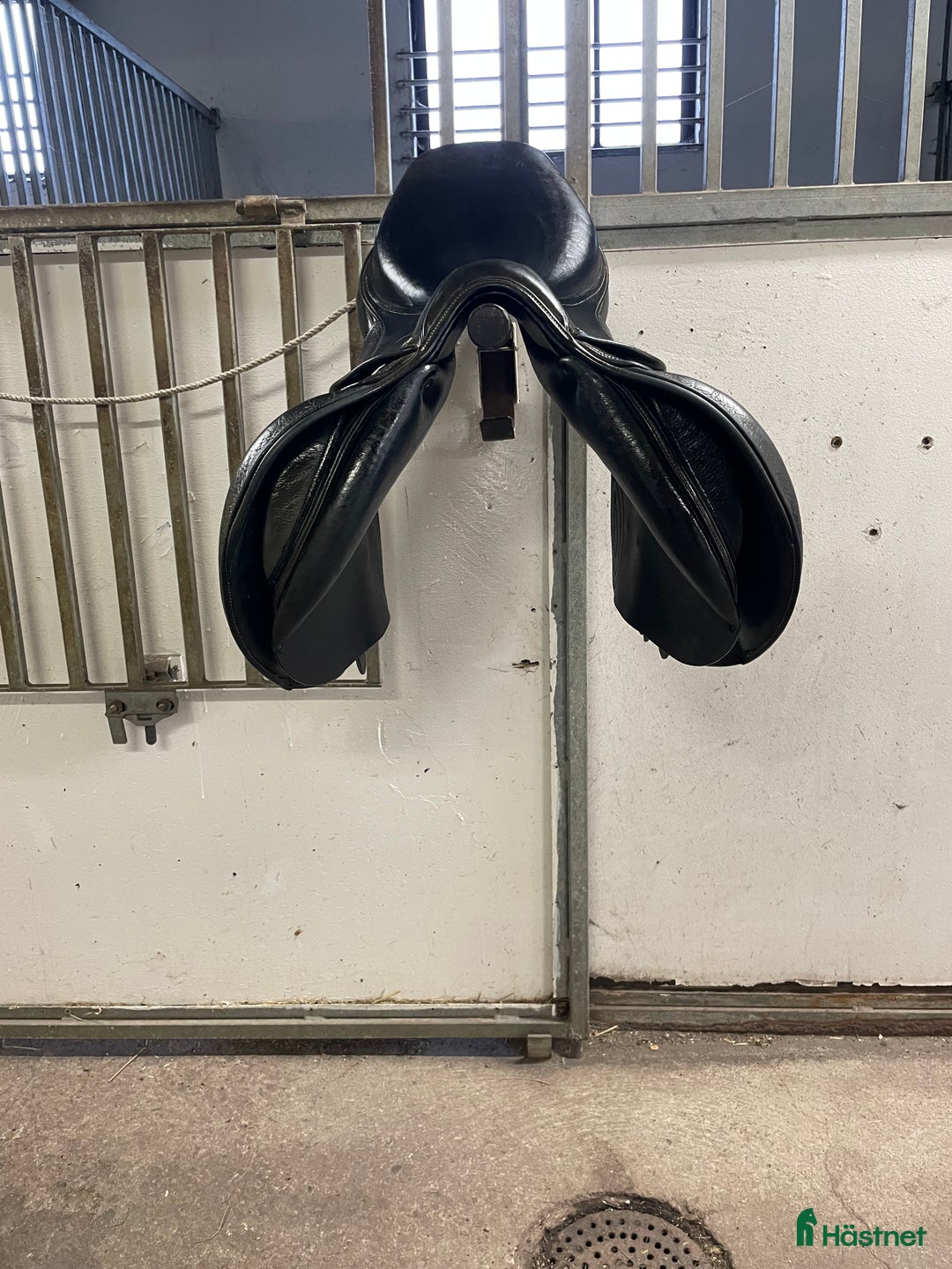 Sadlar hästutrustning till salu: Lippo allegria hoppsadel i Kållekärr - Annons 5