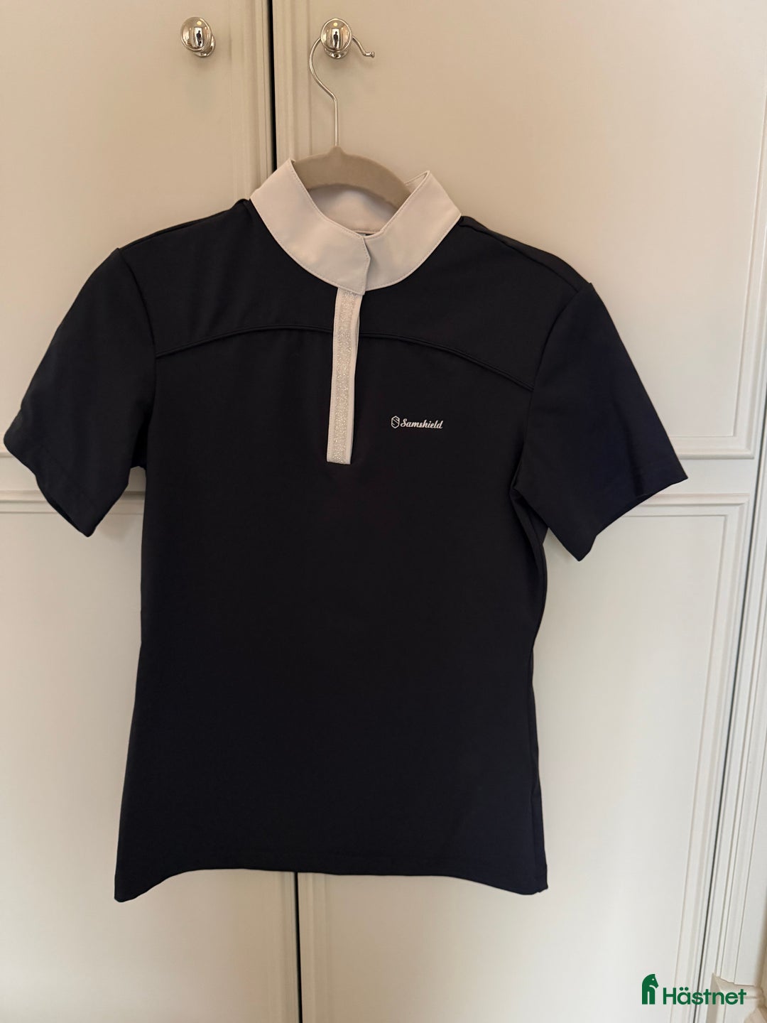 Övrigt Ridkläder ryttarutrustning till salu: Samshield tävlingsblus nyskick  i Djursholm - Annons 1