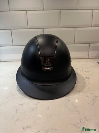 Hjälmar ryttarutrustning till salu i Flyinge - Annons 20