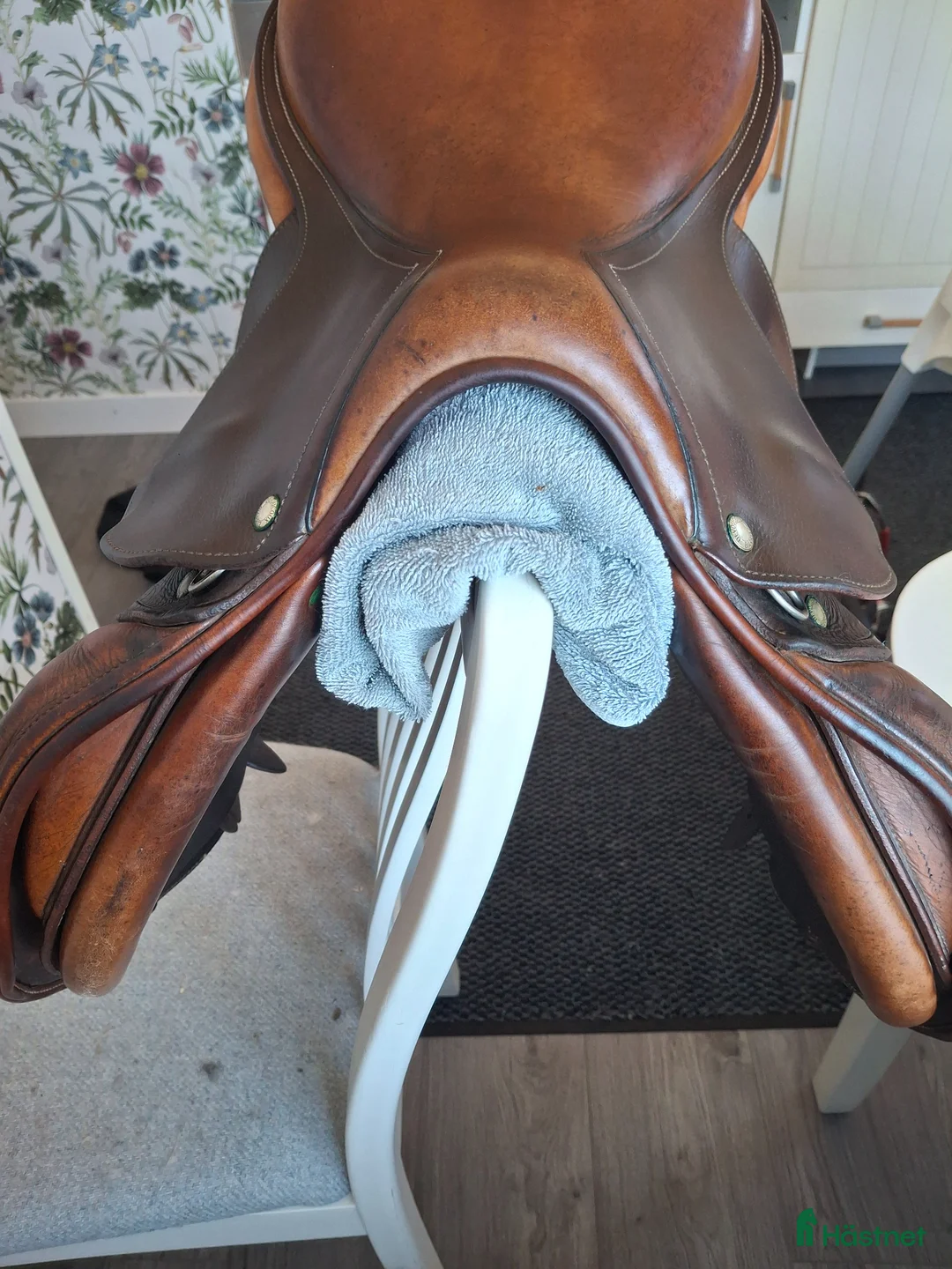 Sadlar hästutrustning till salu: Brun Devoucoux hoppsadel - Annons 9