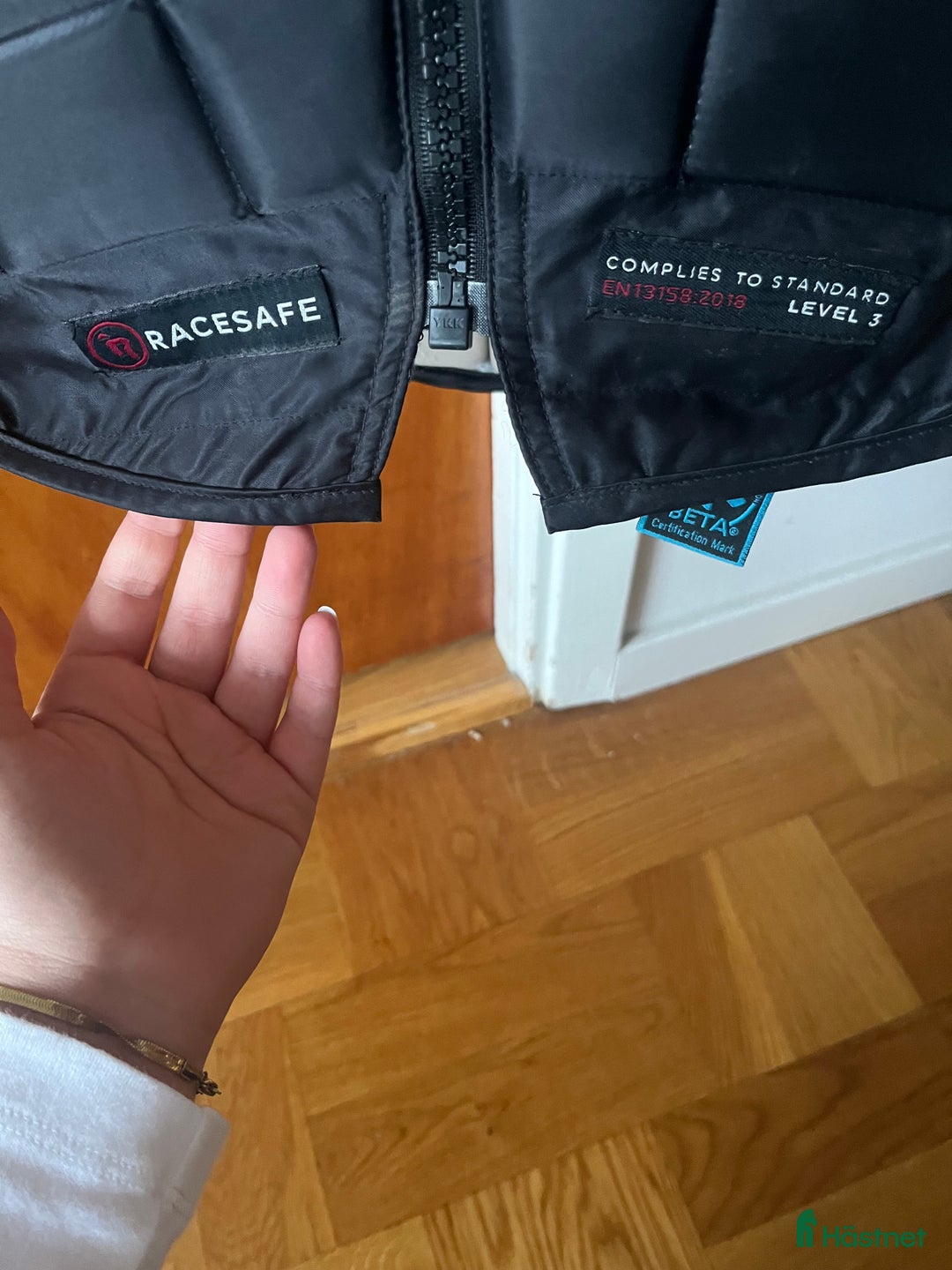 Säkerhetsvästar ryttarutrustning till salu: Racesafe rs2010 skyddsväst bra skick nästan ny  i Lidingö - Annons 3