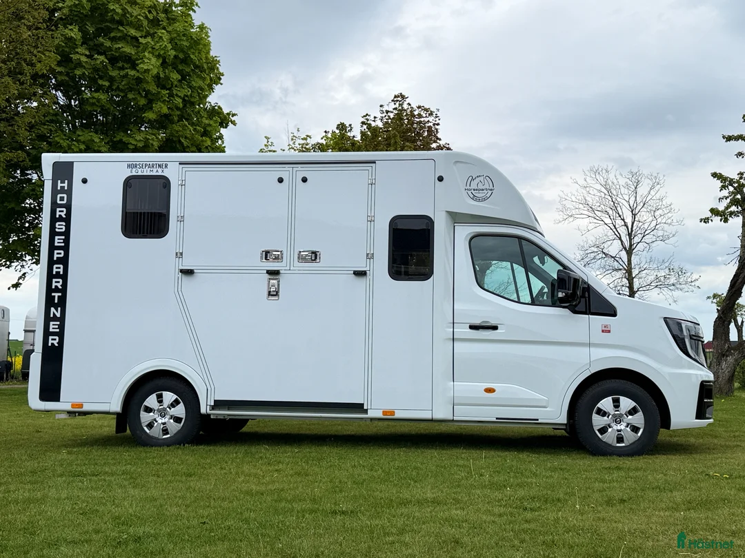 Hästlastbilar  fordon & transport till salu: NY HORSEPARTNER HÄSTBIL EQUIMAX - AUTOMAT - 2026 - Annons 2