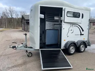 Hästtransporter fordon & transport till salu: Fin hästtransport med fronturlastning - Annons 9