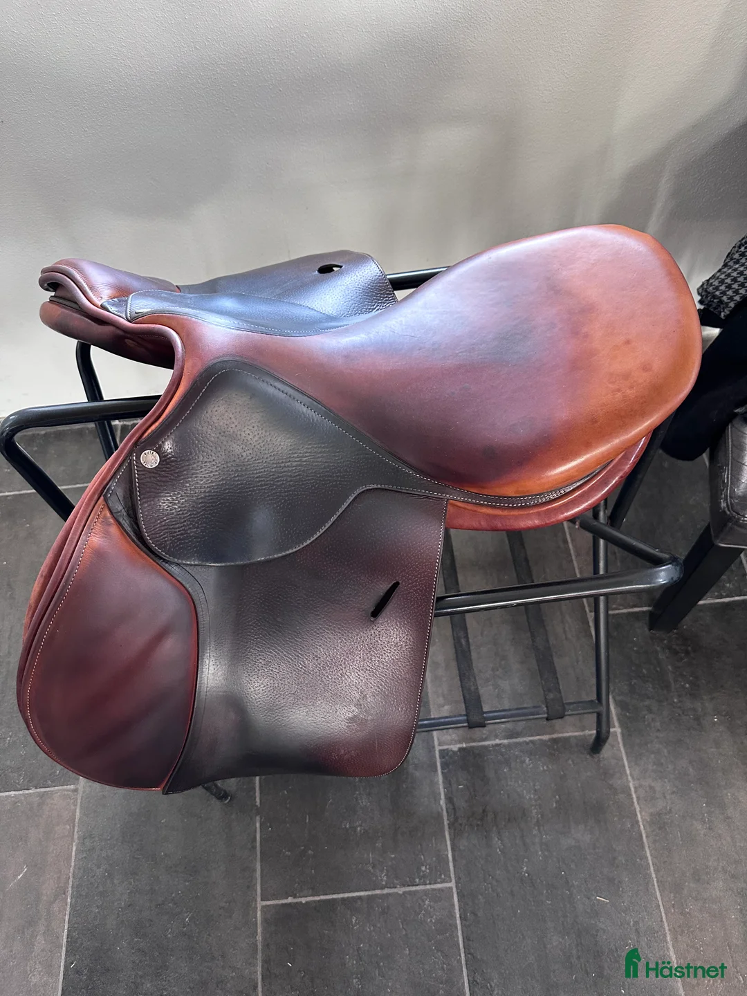 Sadlar hästutrustning till salu: Butet 17’5 i gott skick säljes i Trelleborg - Annons 2