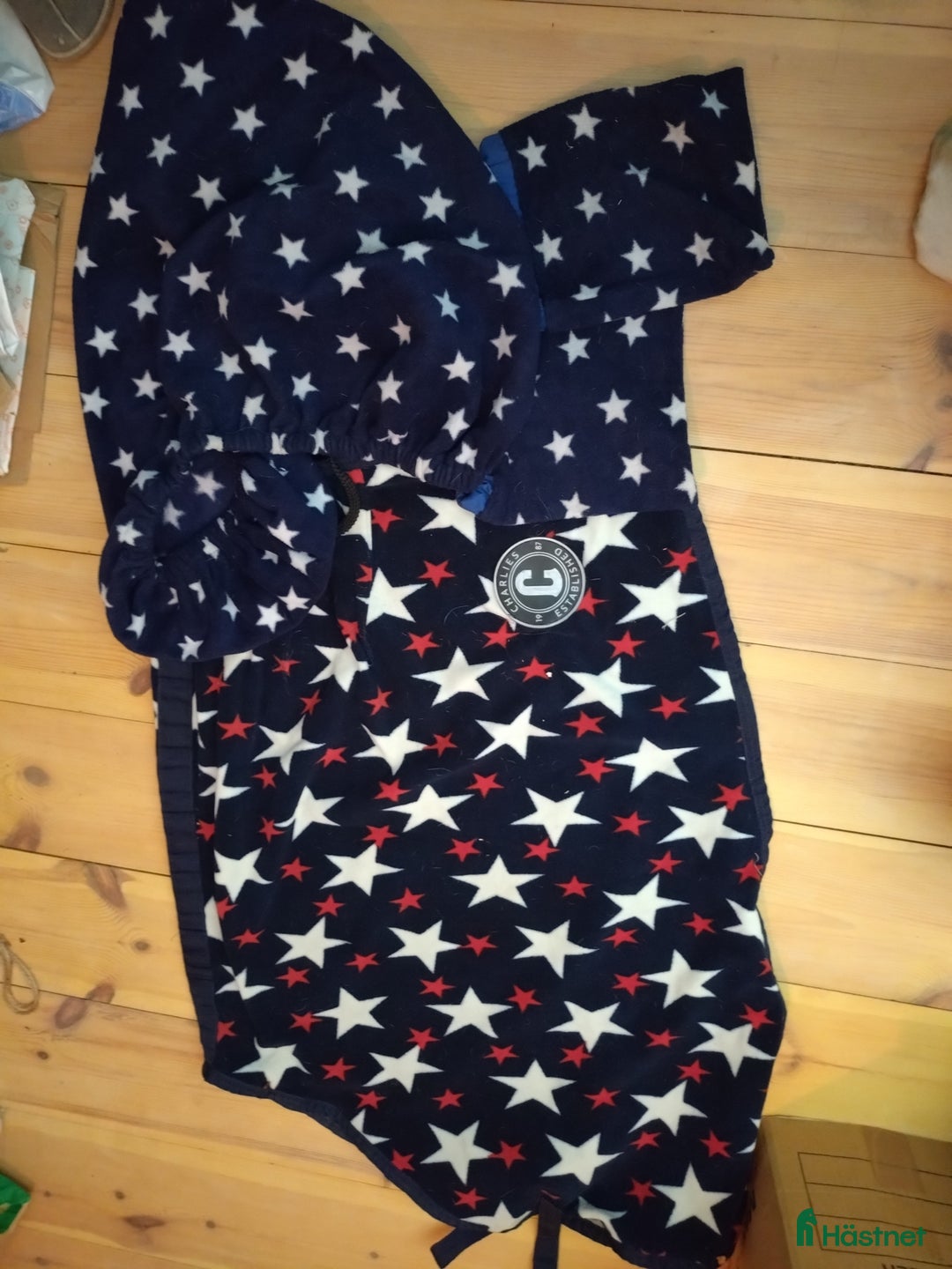 Sadeltillbehör hästutrustning till salu: Paket med stjärnor ländtäcke, sadelskydd mm i Sankt OLOF - Annons 2