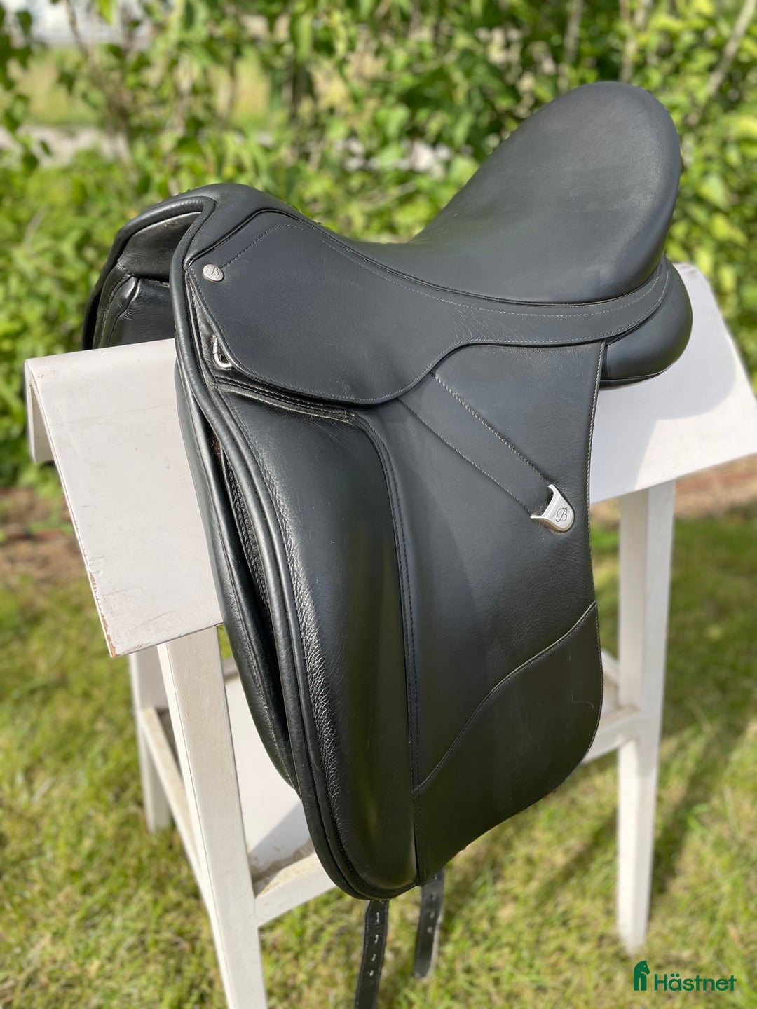 Sadlar hästutrustning till salu: Bates Classic dressyrsadel 17,5” Medium i Täby - Annons 2
