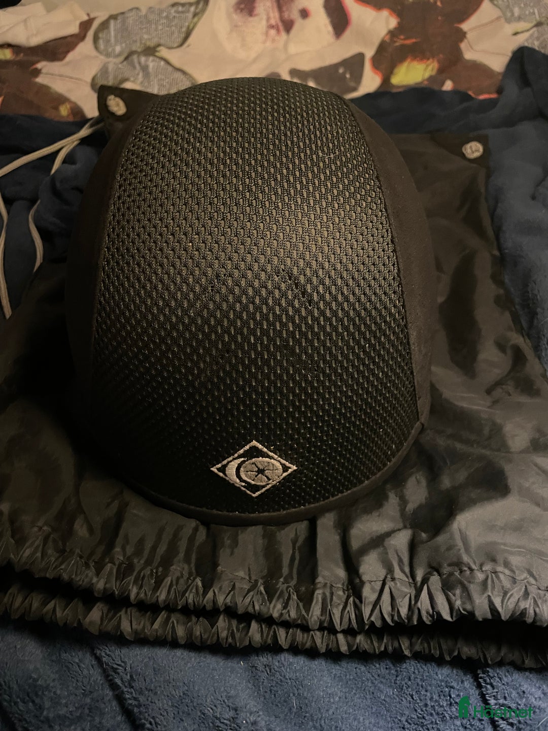 Hjälmar ryttarutrustning till salu: Charles Owen sp8 i Stigtomta - Annons 2