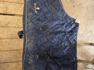 Täcken hästutrustning till salu: Stalltäcke i Rånäs - Annons 12