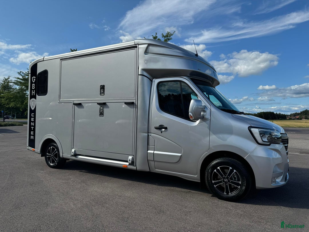 Hästlastbilar  fordon & transport till salu: PARAGAN EQUISTAR 3XL STUTERI  i Köping - Annons 1