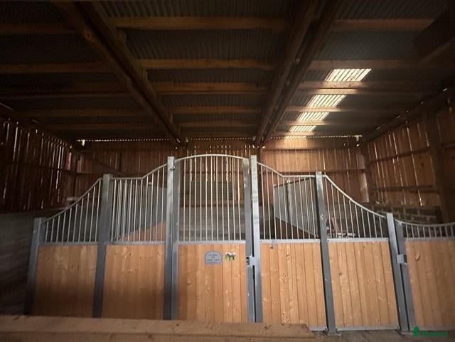 Stallinredning, stängsel & gård övrig utrustning till salu: 3 snygga boxar till bra pris - Annons 1