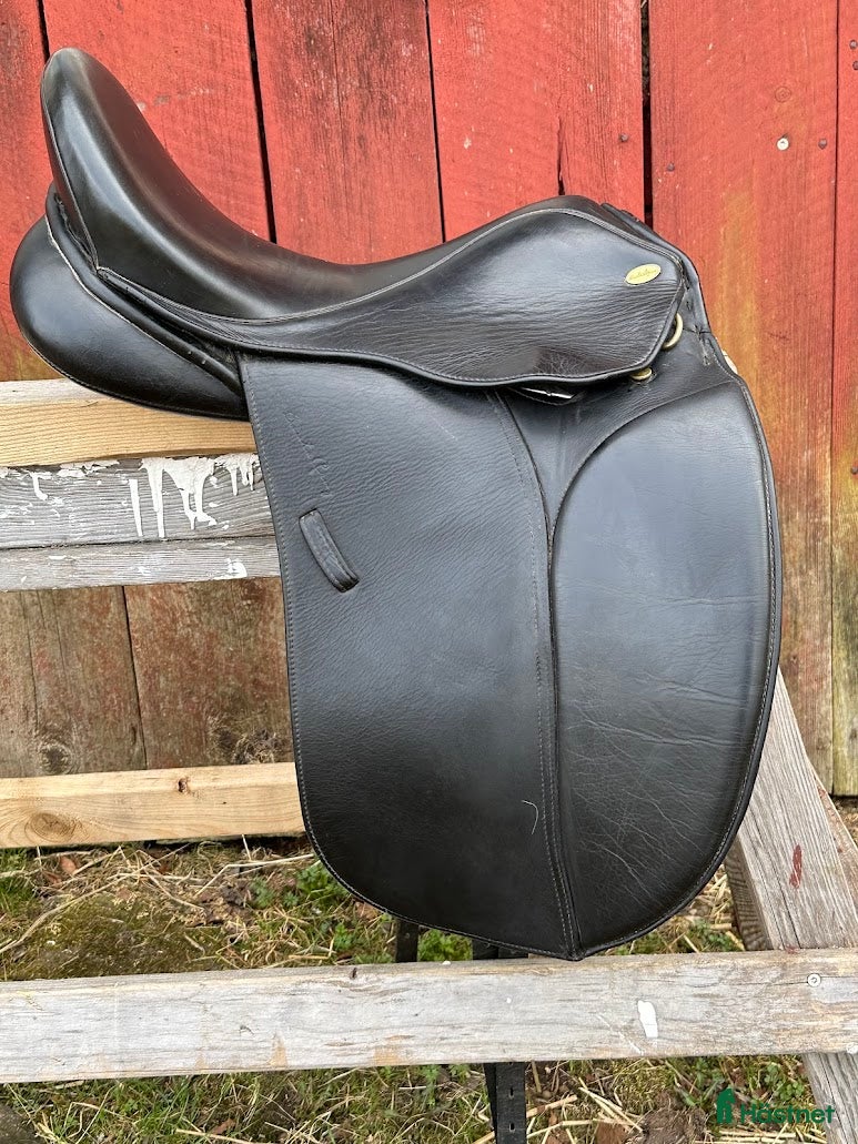Sadlar hästutrustning till salu: Santa Cruz Arthur de Luxe i Blidsberg - Annons 4