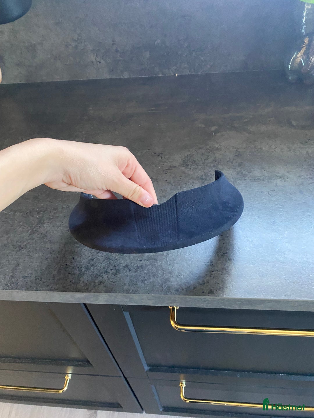 Övrig Ryttarutrustning ryttarutrustning till salu: Solskärm till samshield  i Tierp - Annons 1