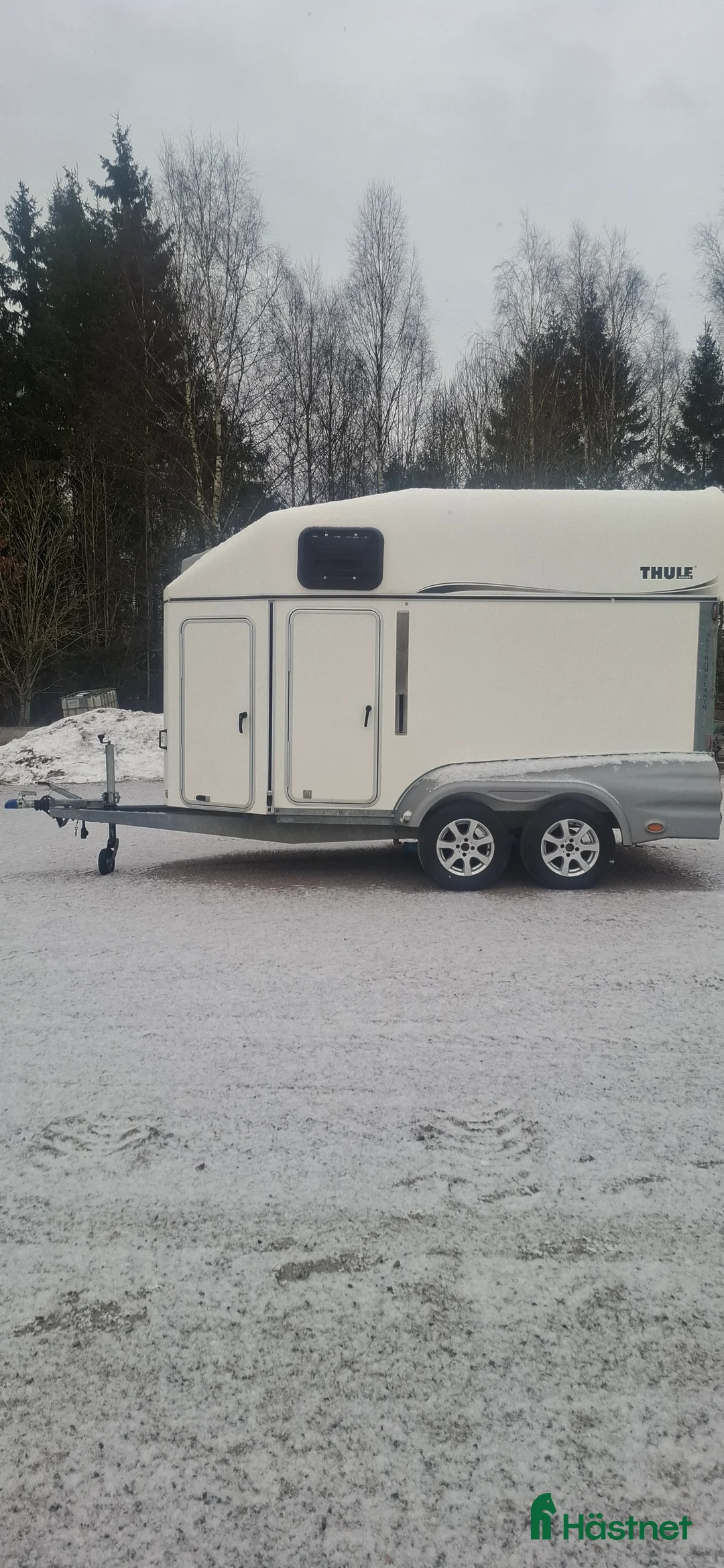 Hästtransporter  fordon & transport till salu: Thule Excellent Grand Prix 2014 i Sjövik - Annons 1