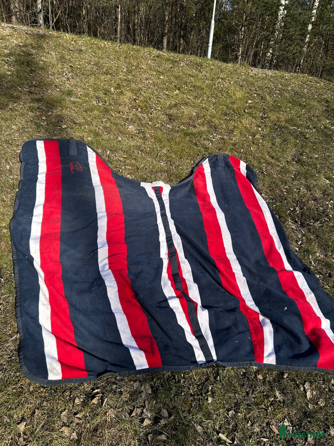 Täcken hästutrustning till salu: Fleecetäcke, strl 145 cm - Annons 1
