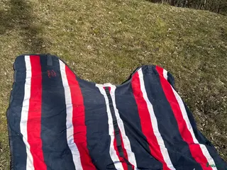 Täcken hästutrustning till salu: Fleecetäcke, strl 145 cm - Annons 1