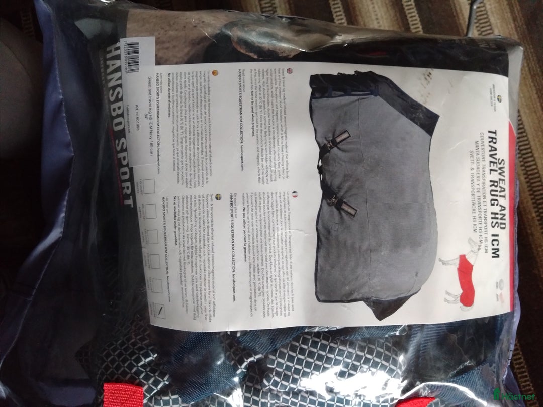 Täcken hästutrustning till salu: Täcken i Fellingsbro - Annons 3