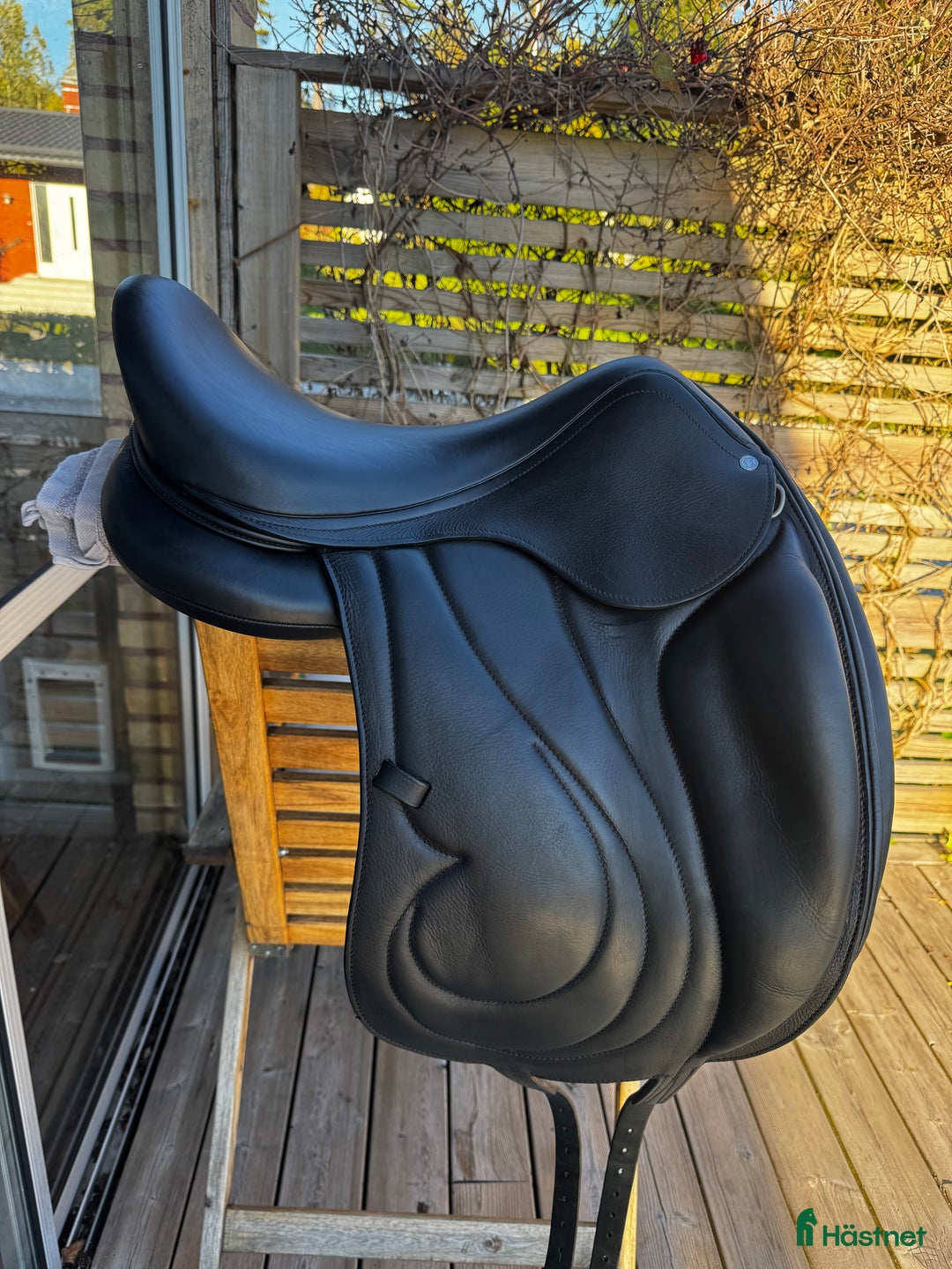 Sadlar hästutrustning till salu: Antares Dressyrsadel NYSKICK i Motala - Annons 2