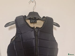 Säkerhetsvästar ryttarutrustning till salu: Race safe säkerhetsväst, childs x-large i Tranås - Annons 20