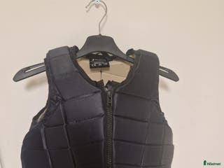 Säkerhetsvästar ryttarutrustning till salu: Race safe säkerhetsväst, childs x-large i Tranås - Annons 7