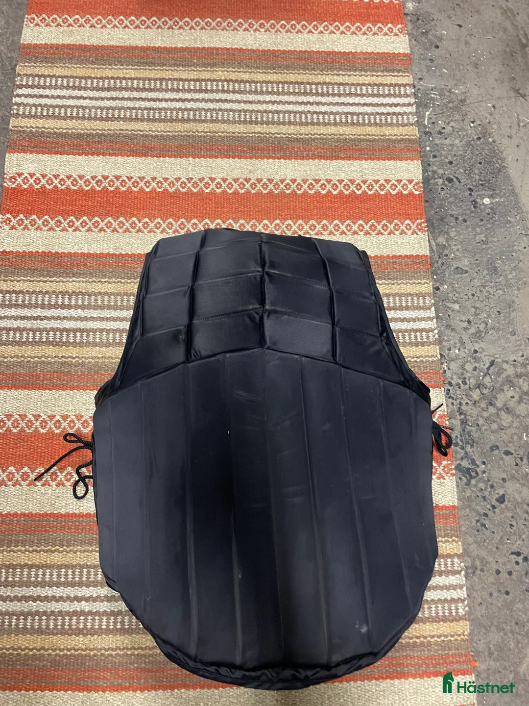 Säkerhetsvästar ryttarutrustning till salu: Racesafe väst vuxen  i Bro - Annons 2