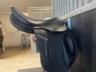 Sadlar hästutrustning till salu: Renaissance TKD i Hökerum - Annons 7