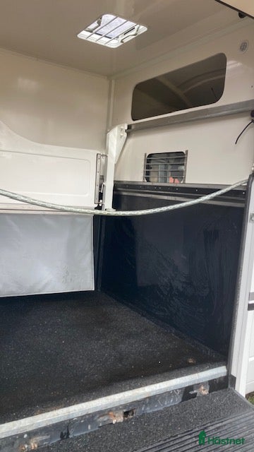 Hästlastbilar  fordon & transport till salu: B-korts Hästlastbil 3-sits - Annons 2