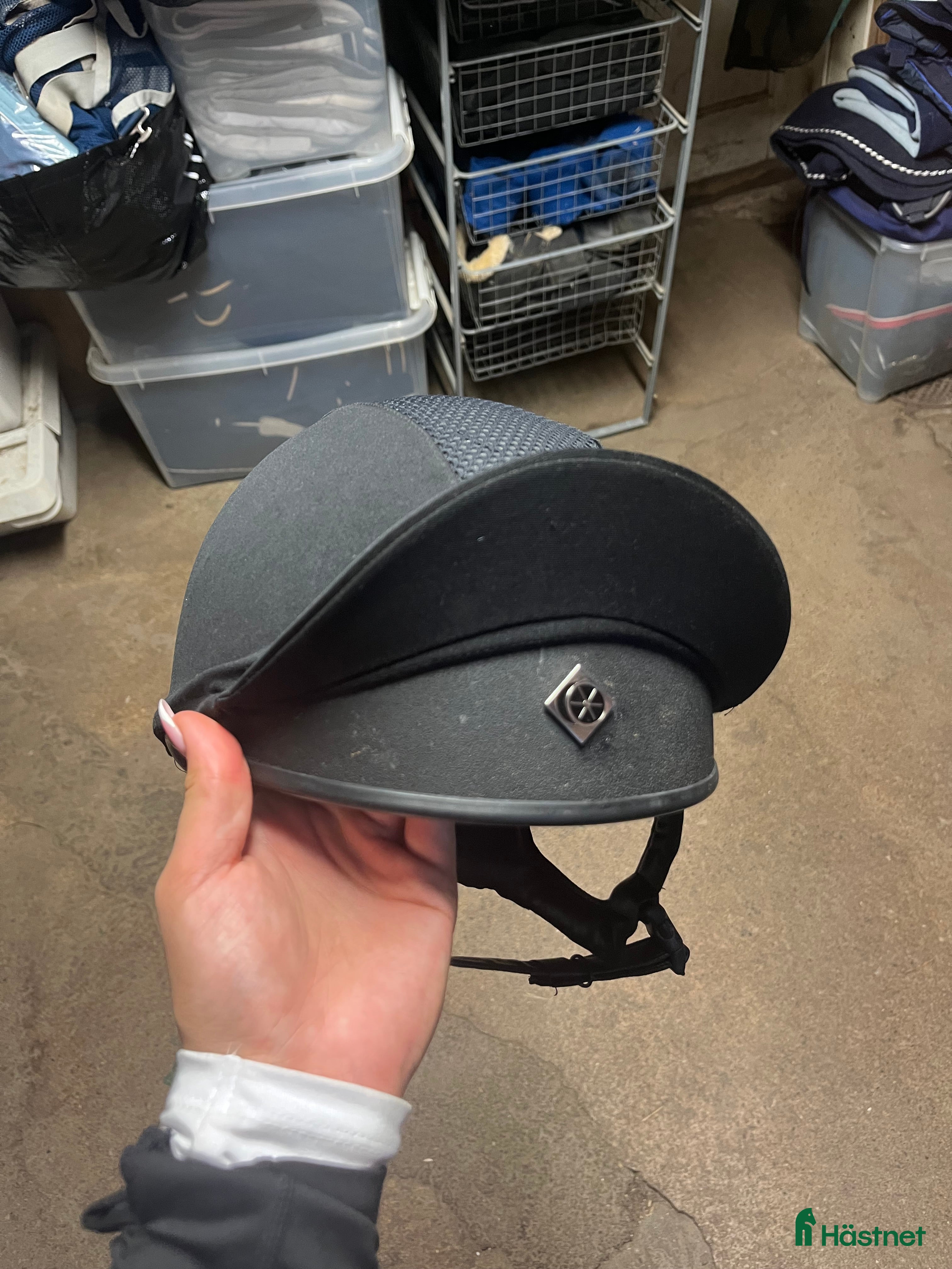 Hjälmar ryttarutrustning till salu: Fälttävlans hjälm i Lammhult - Annons 21