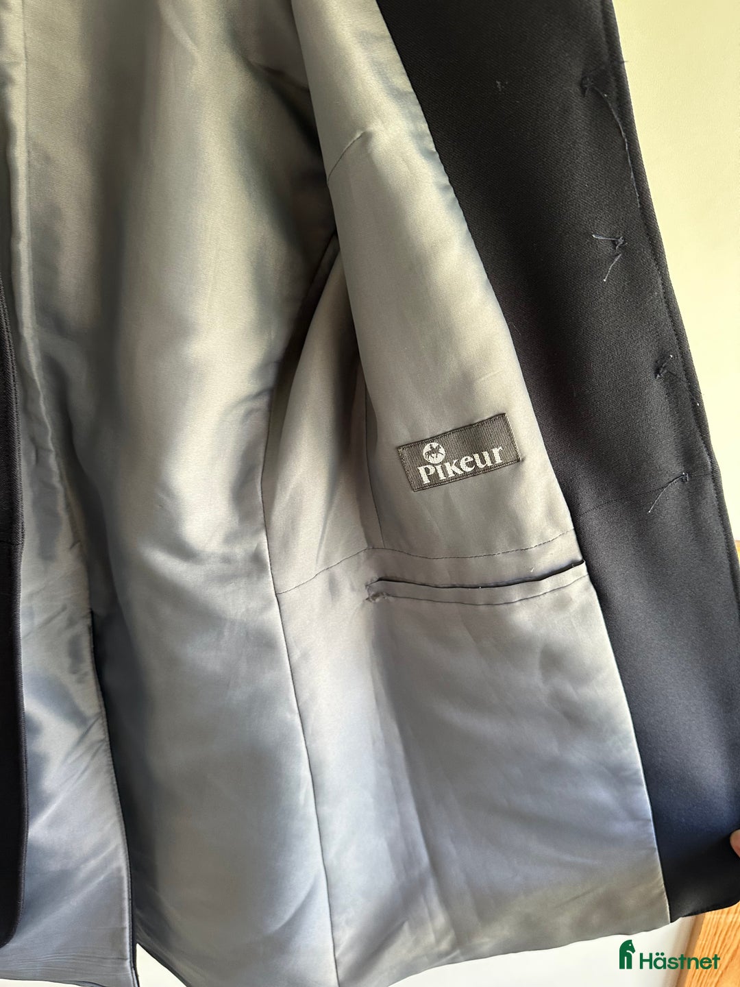 Jackor & Kavajer ryttarutrustning till salu: Pikeur tävlingskavaj i Perstorp - Annons 3