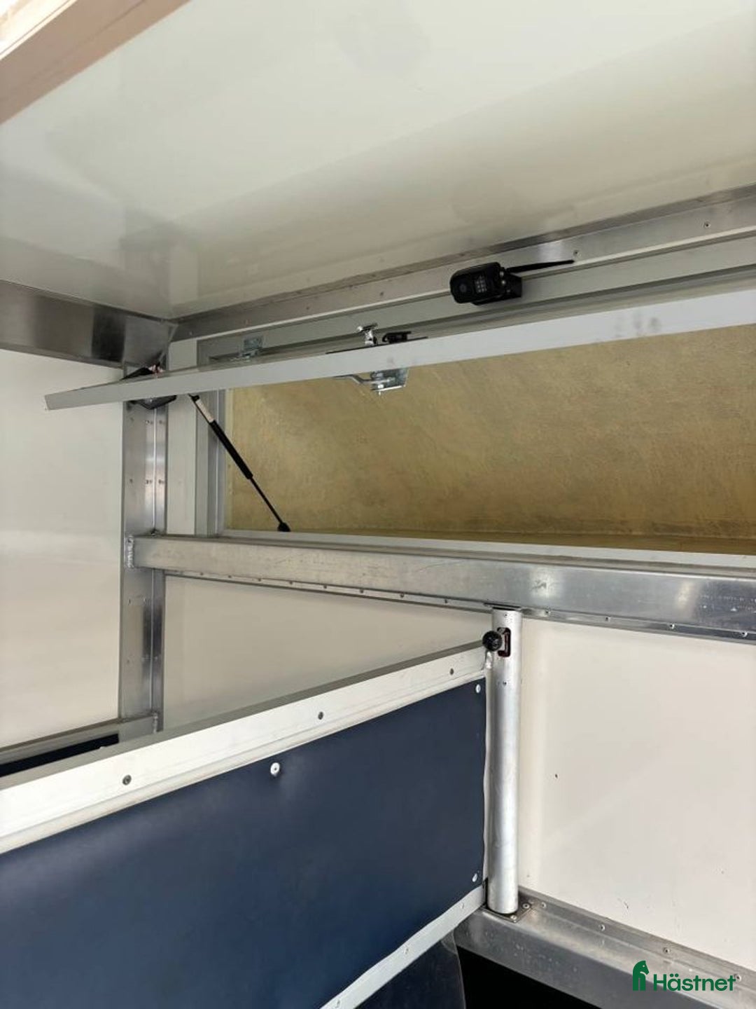 Hästlastbilar  fordon & transport till salu: Hästlastbil b-kort 1065 kg lastvikt  i Västerås - Annons 7