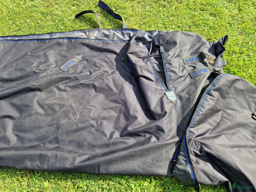 Täcken hästutrustning till salu: Lippo Supreme Plus 1200D 200g 145cm - Annons 8