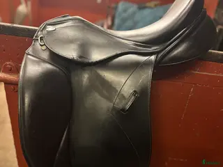 Sadlar hästutrustning Fin välvårdad sadel till ett bra pris - Annons 4