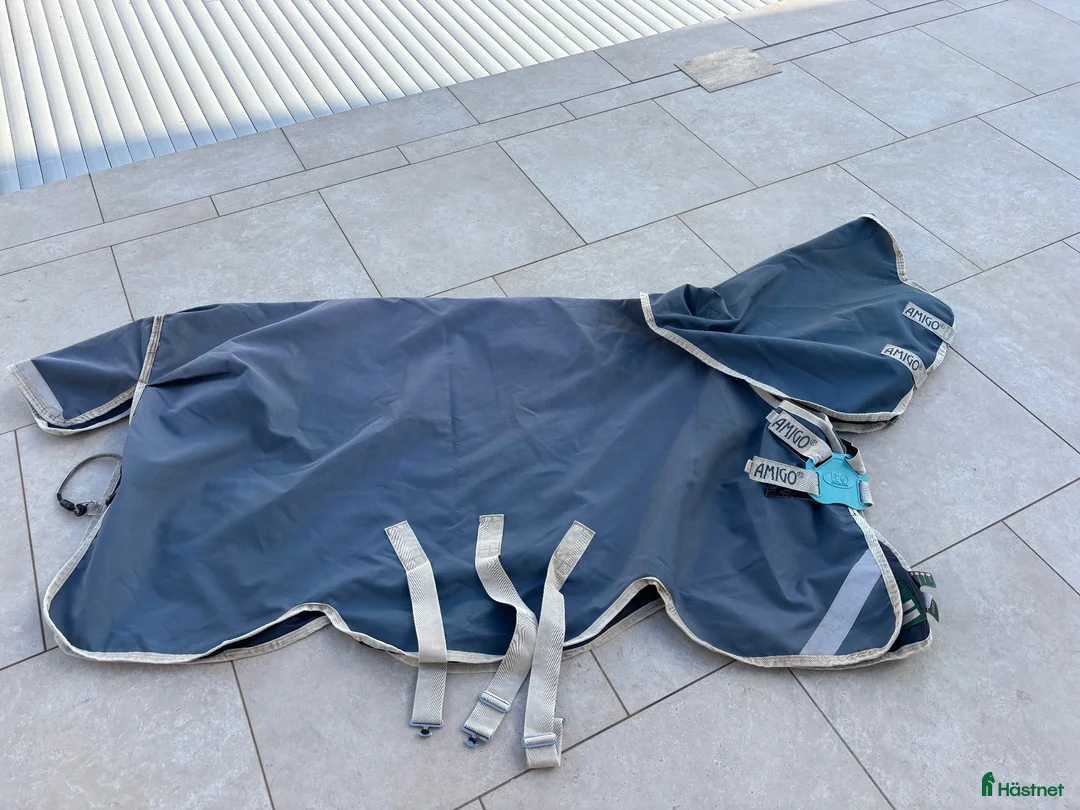Täcken hästutrustning till salu: Regntäcke Amigo Eco 12 plus 0 g - fint skick! - Annons 4