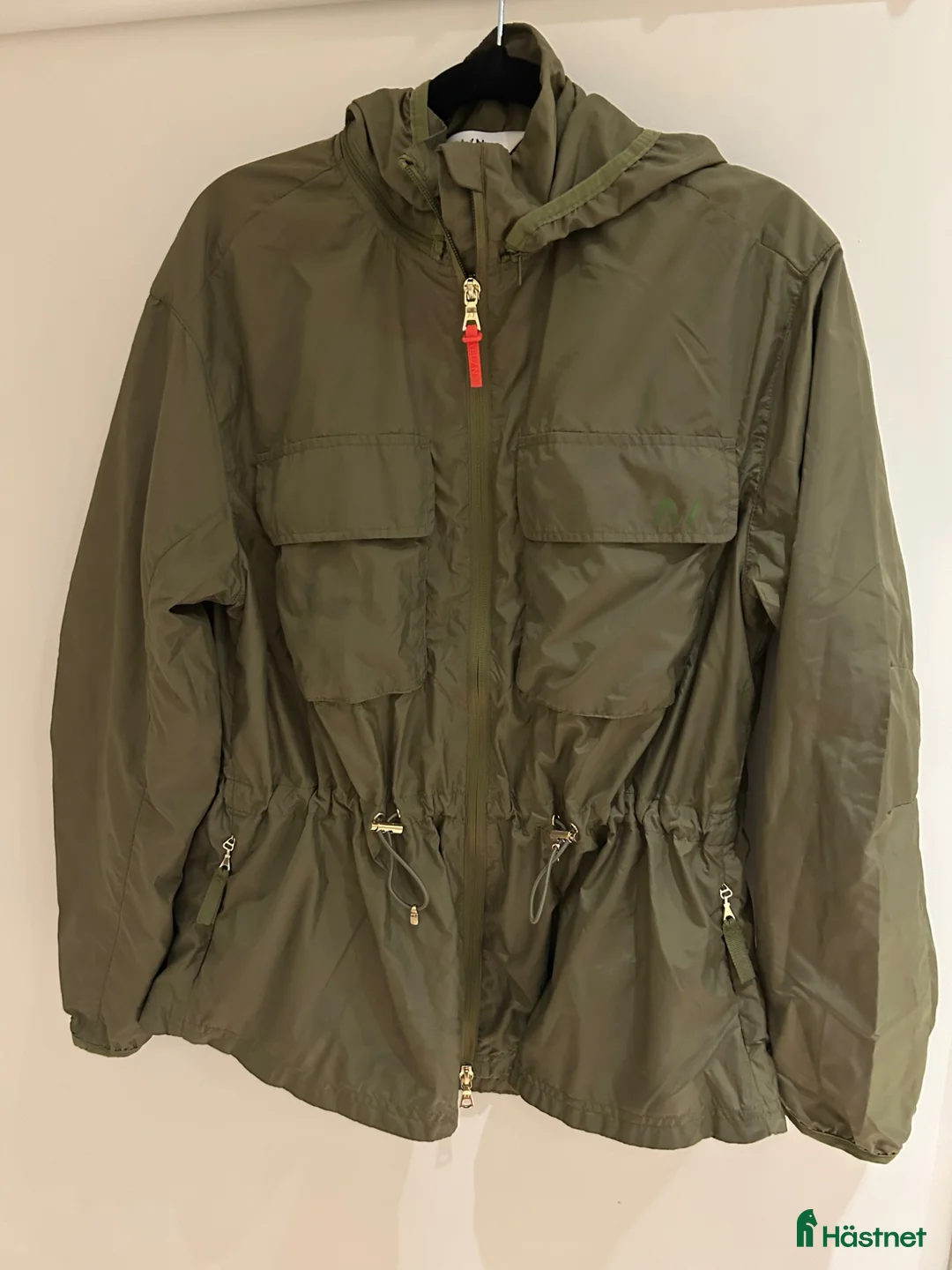 Övrigt Ridkläder ryttarutrustning till salu: All in Grön jacka ( S ), Skärp ( XL/XXL ) - 110 cm - Annons 1
