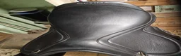 Sadlar hästutrustning till salu: Santa Cruz Loire Optima 16,5" i Sandviken - Annons 3