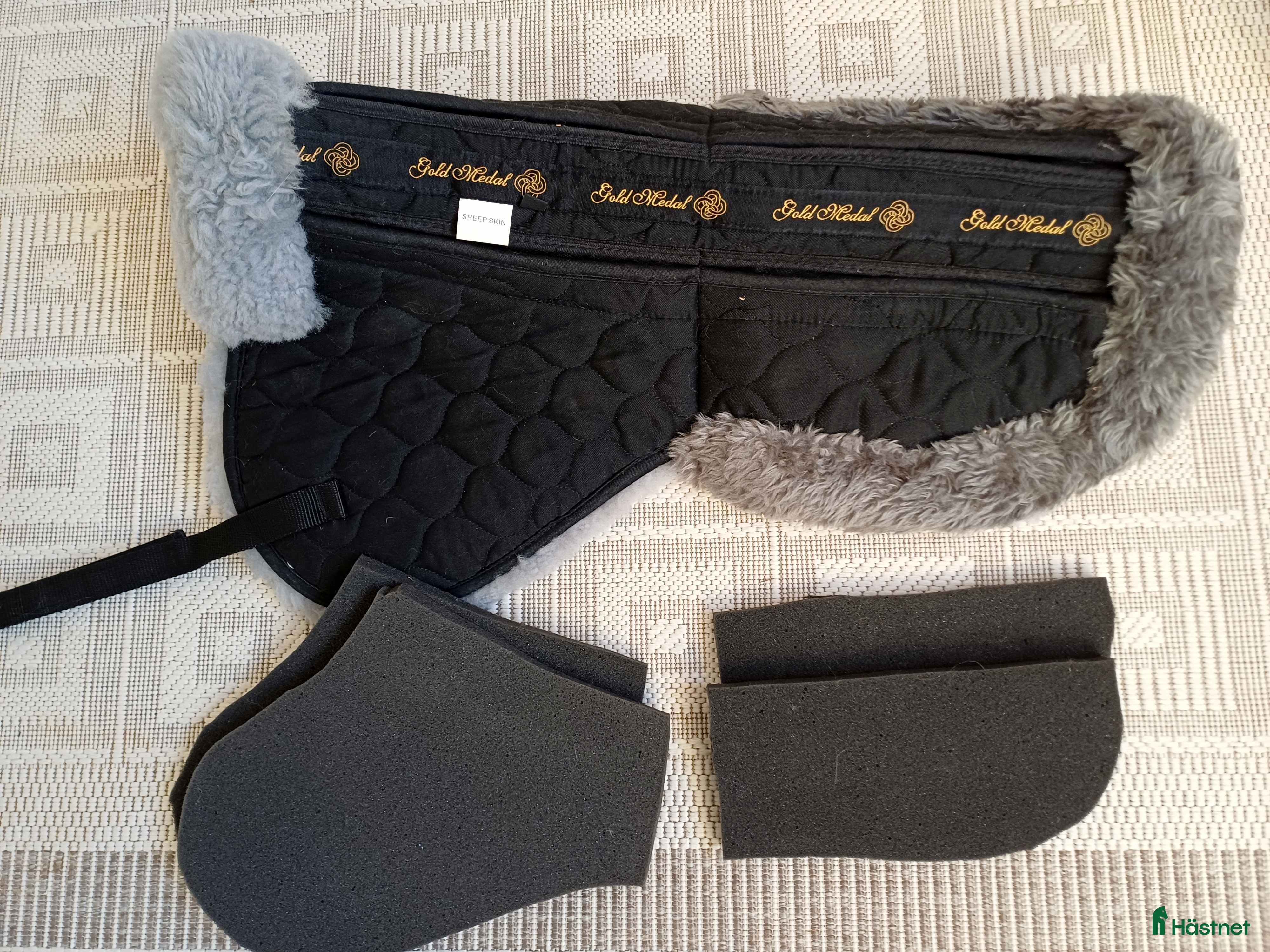 Schabrak & Vojlockar hästutrustning Fårskinnsvojlock med insatser i Axvall - Annons 5