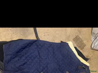 Täcken hästutrustning till salu: Kentucky Stalltäcke 160g - Annons 1