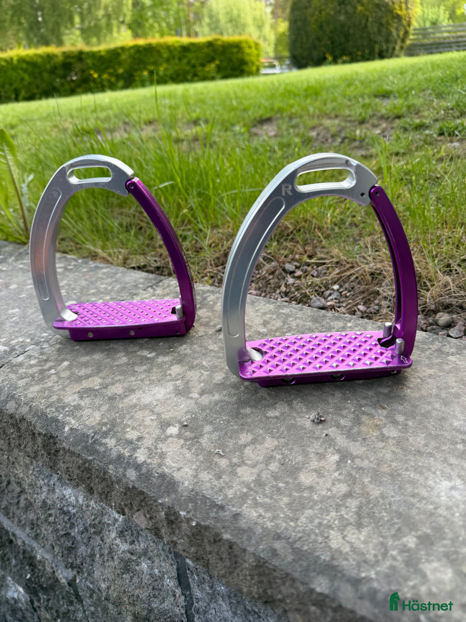 Stigbyglar hästutrustning Tech o Freejump stigbyglar - Annons 1