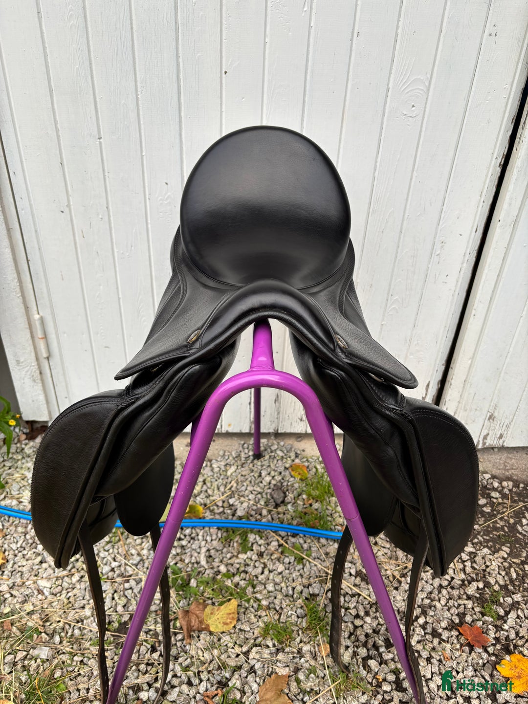 Sadlar hästutrustning till salu: Dressyrsadel 18” i Klintehamn - Annons 2