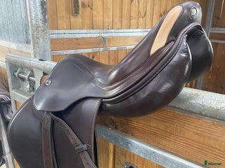 Sadlar hästutrustning till salu: Sadel Prestige Paris i Bunkeflostrand - Annons 2