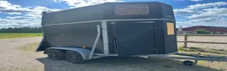 Hästtransporter  fordon & transport till salu: Obesiktigad nytt golv  - Annons 1