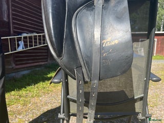 Sadlar hästutrustning till salu: Äldre medea i Östervåla - Annons 1