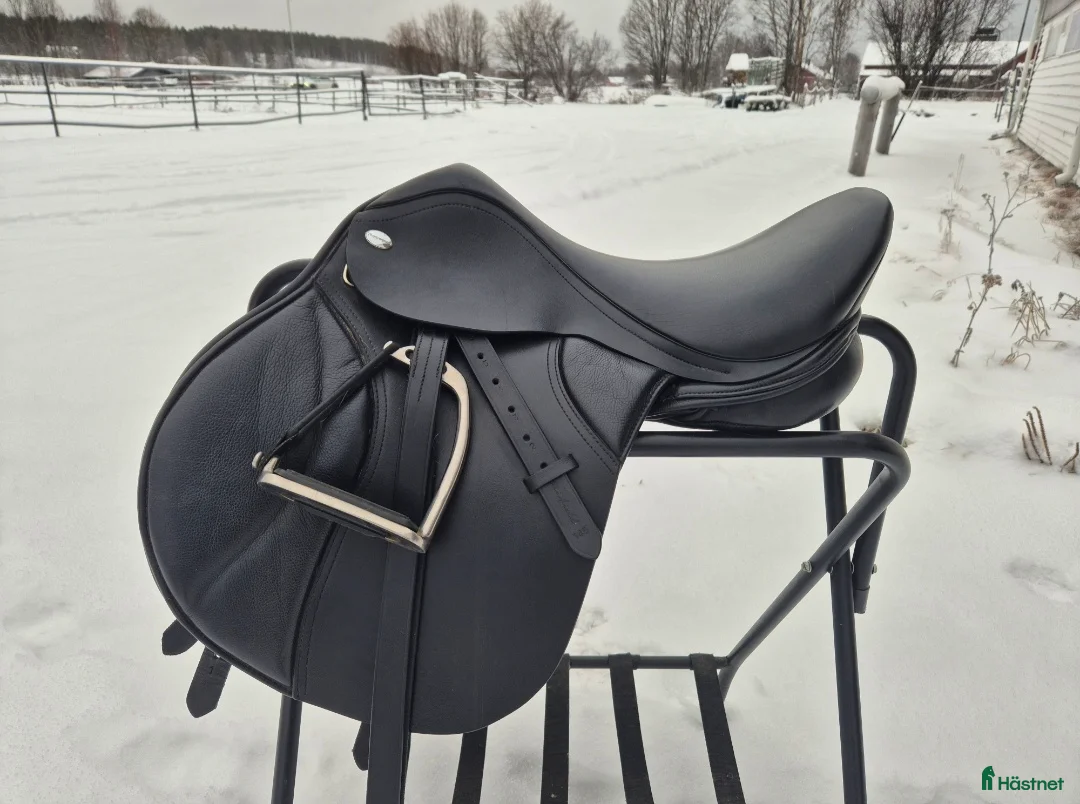 Sadlar hästutrustning till salu: Thorowgood T8 i Lillpite - Annons 1