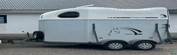 Hästtransporter  fordon & transport till salu: Superfin i aluminium och glasfiber - 1490/640 - Annons 1