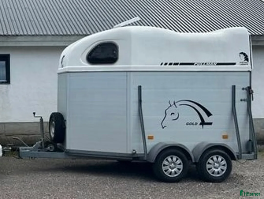 Hästtransporter  fordon & transport till salu: Superfin i aluminium och glasfiber - 1490/640 - Annons 1