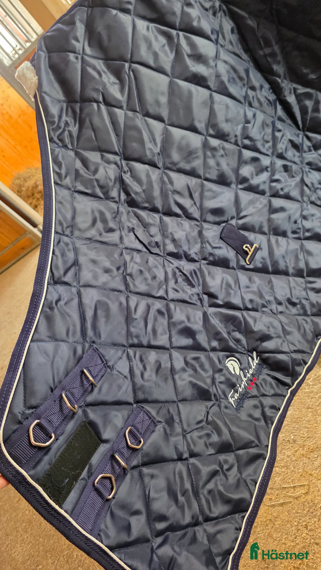 Täcken hästutrustning till salu: Stalltäcke 150 g - Annons 3