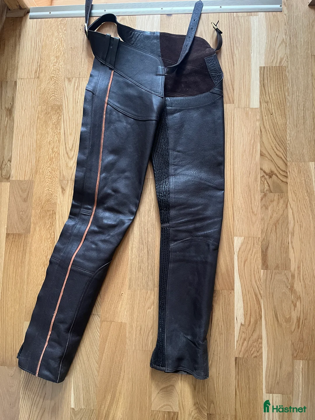 Övrig Ryttarutrustning ryttarutrustning till salu: Långa chaps bruna  - Annons 2