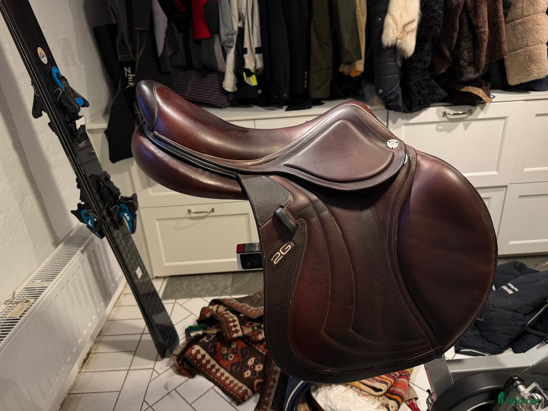 Sadlar hästutrustning till salu: CWD 2Gs hoppsadel, 17,5. Sadelgjord, stigläder! i Bromma - Annons 8